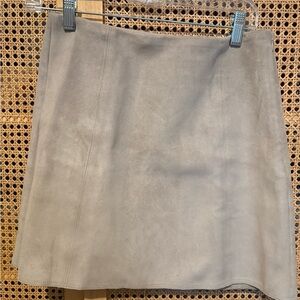 Aritzia Babaton Modern Mini Skirt Beige Vegan Faux Suede Short Size 6